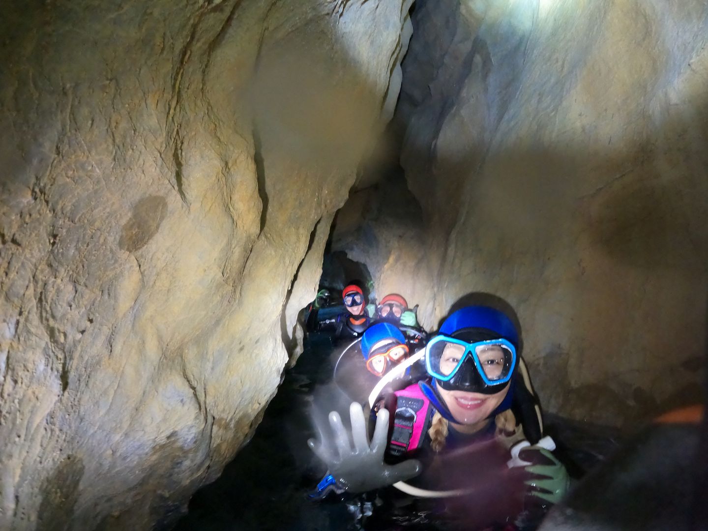 Cave Explorers INAZUMI ：稲積水中鍾乳洞体験ダイビング：